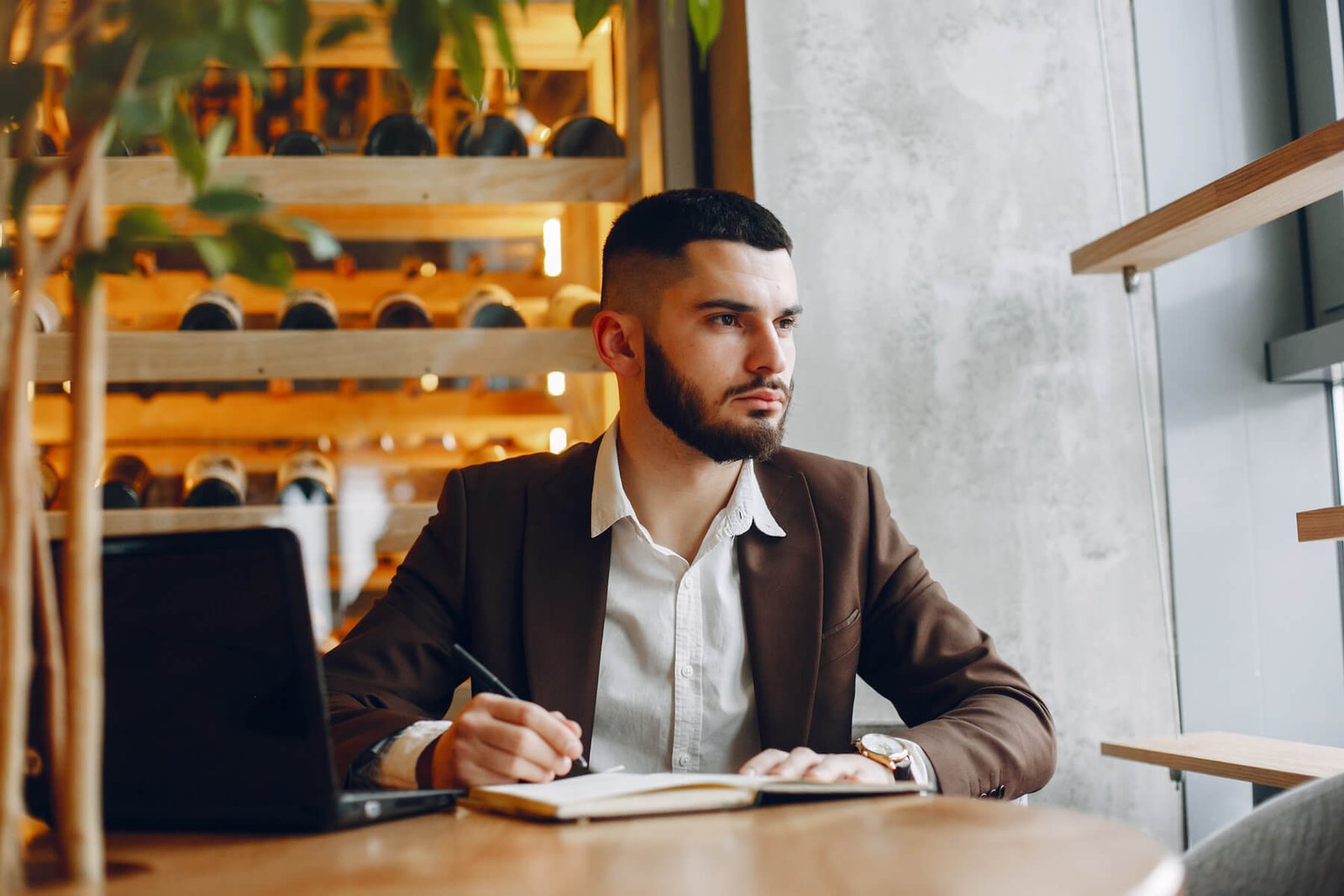 businessman working in a cafe 2023 11 27 05 30 51 utc Hotel Paradise DLX